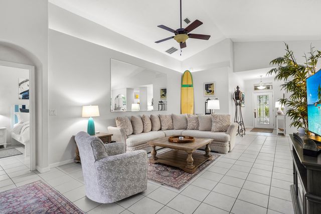 972 Ridgewood Ln, St Augustine, FL 32086