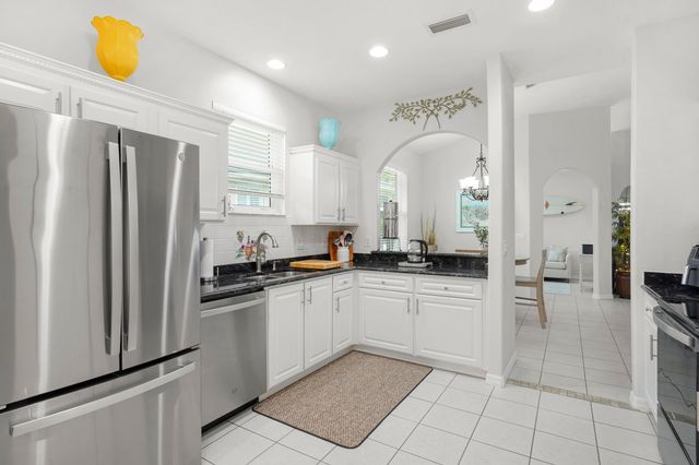 972 Ridgewood Ln, St Augustine, FL 32086