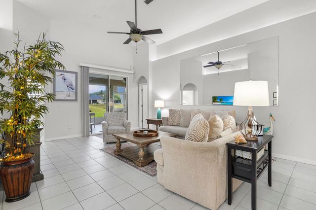 972 Ridgewood Ln, St Augustine, FL 32086