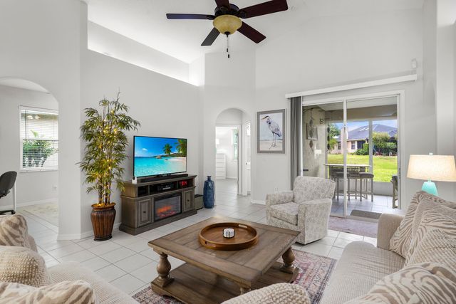 972 Ridgewood Ln, St Augustine, FL 32086