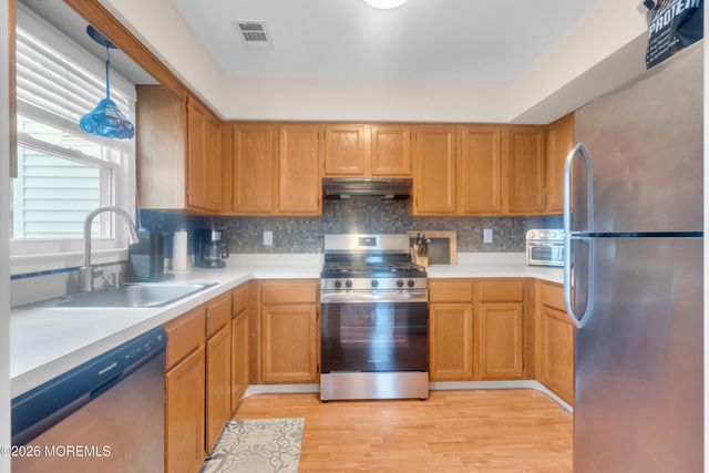 30 Shilling Way, Jackson, NJ 08527