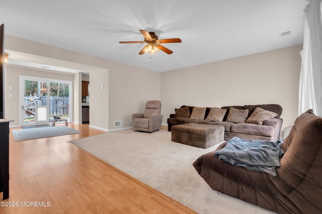 30 Shilling Way, Jackson, NJ 08527