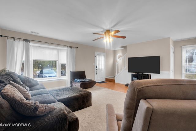 30 Shilling Way, Jackson, NJ 08527