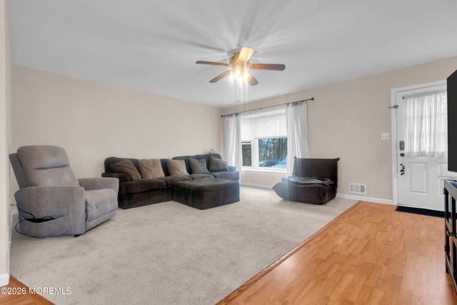 30 Shilling Way, Jackson, NJ 08527