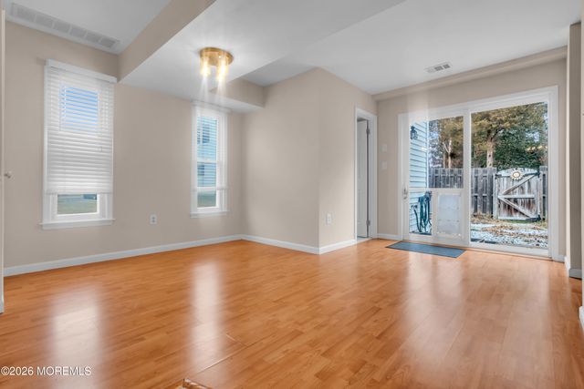 30 Shilling Way, Jackson, NJ 08527