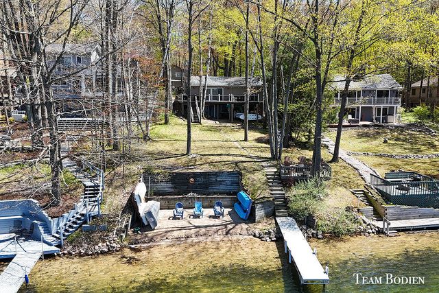 11320 Alpine Road, Morton Twp, MI 49346