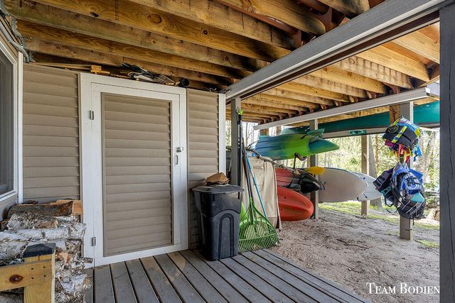 11320 Alpine Road, Morton Twp, MI 49346