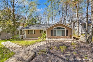 11320 Alpine Road, Morton Twp, MI 49346
