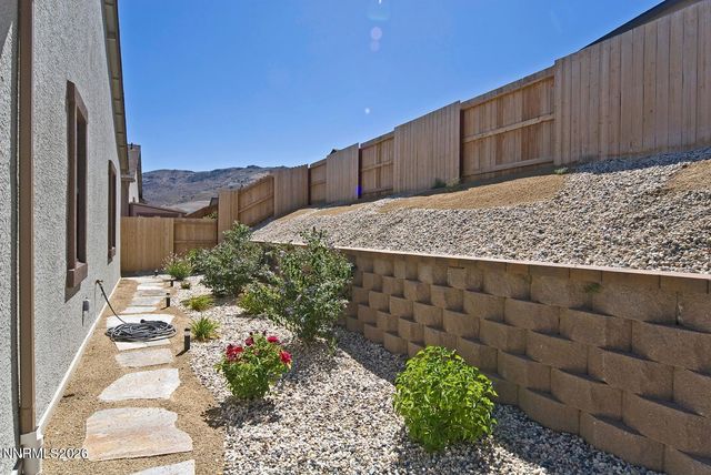 2332 Hammer Falls Drive, Reno, NV 89521