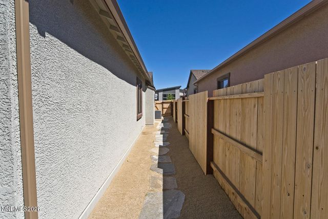 2332 Hammer Falls Drive, Reno, NV 89521