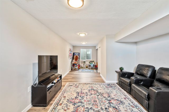 5623 Leyden Avenue, Des Moines, IA 50317
