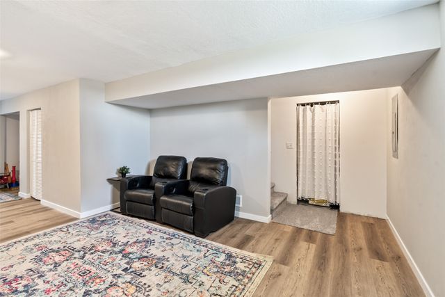 5623 Leyden Avenue, Des Moines, IA 50317