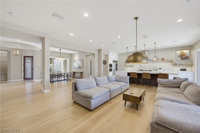 8565 Killians Greens Drive, Las Vegas, NV 89131