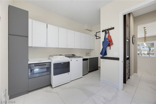 8565 Killians Greens Drive, Las Vegas, NV 89131
