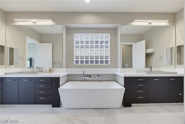 8565 Killians Greens Drive, Las Vegas, NV 89131