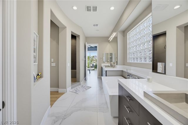8565 Killians Greens Drive, Las Vegas, NV 89131