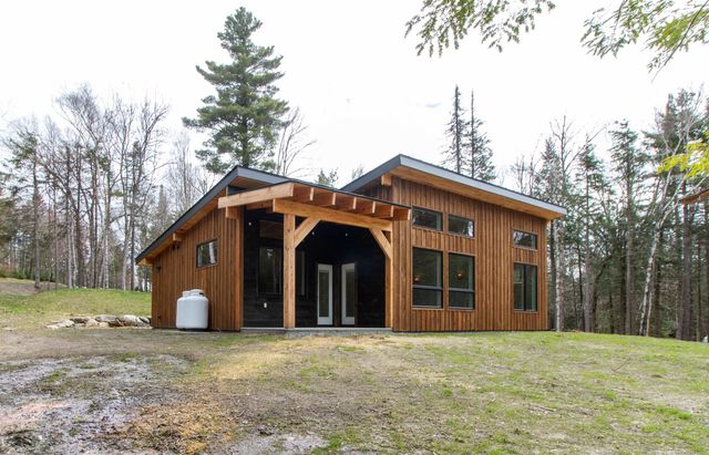 14 Aikins Drive, Jay, VT 05859