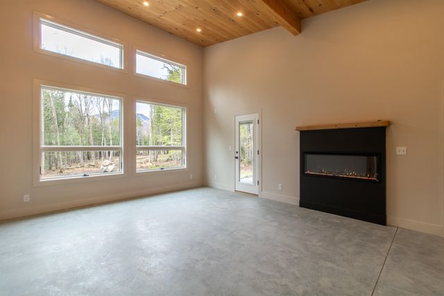 14 Aikins Drive, Jay, VT 05859