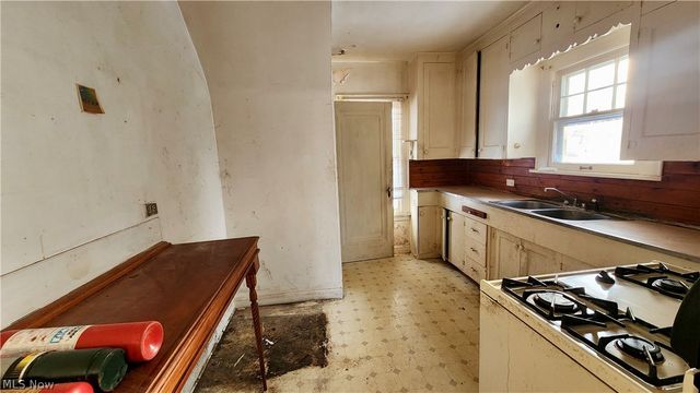 766 Cherokee Trail, Willoughby, OH 44094