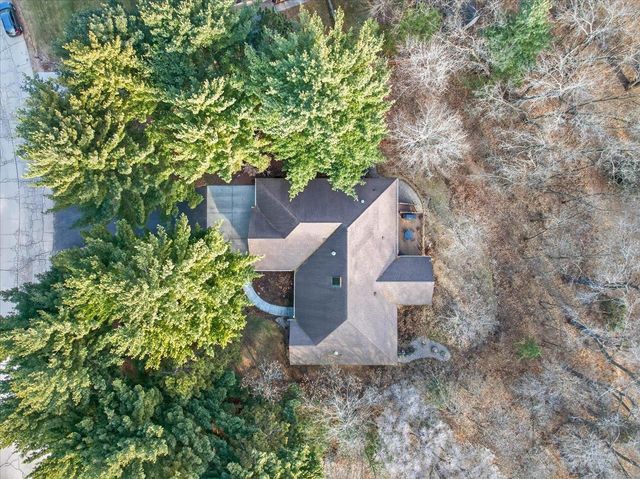 N806 Club Circle Drive, Prairie Du Sac, WI 53578