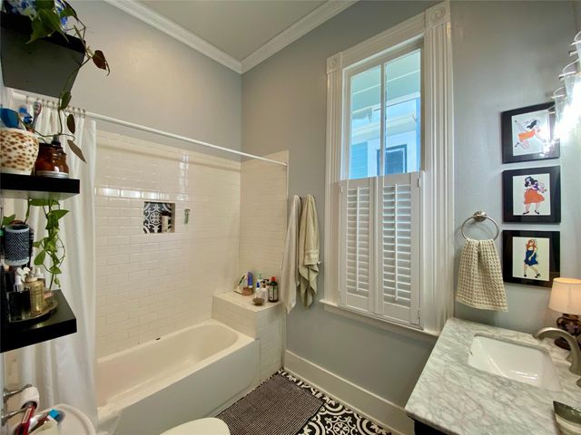 1604 Avenue L, Galveston, TX 77550