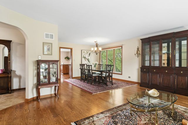 897 W Kelly Ann Drive, Palatine, IL 60067