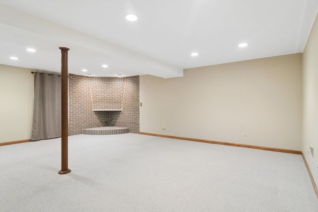 897 W Kelly Ann Drive, Palatine, IL 60067