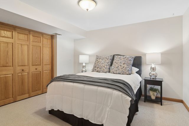 897 W Kelly Ann Drive, Palatine, IL 60067