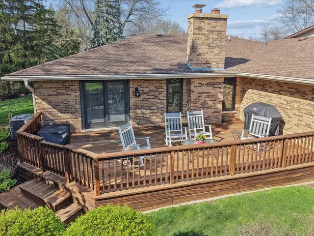 897 W Kelly Ann Drive, Palatine, IL 60067