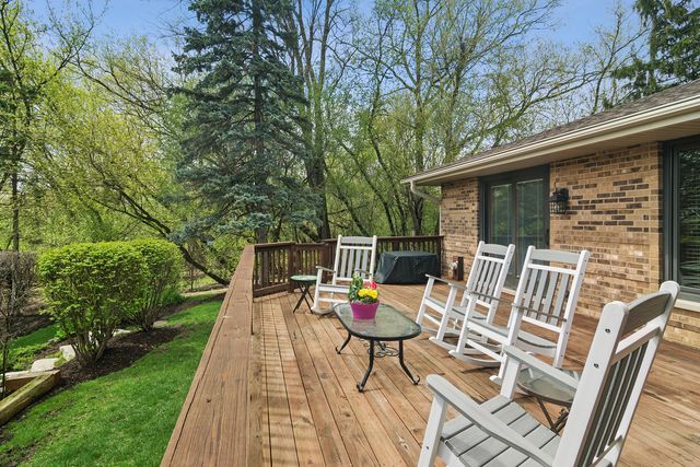 897 W Kelly Ann Drive, Palatine, IL 60067