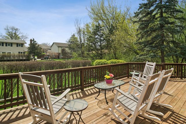 897 W Kelly Ann Drive, Palatine, IL 60067