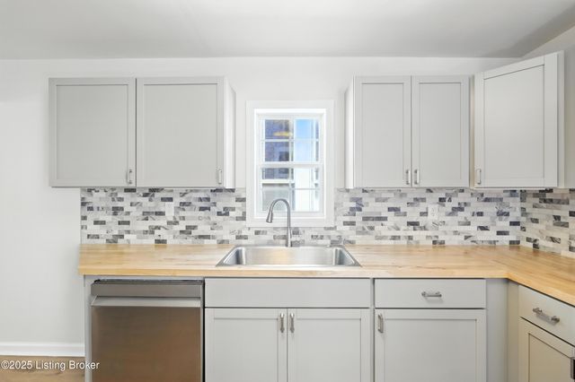 137 S Bayly Ave, Louisville, KY 40206