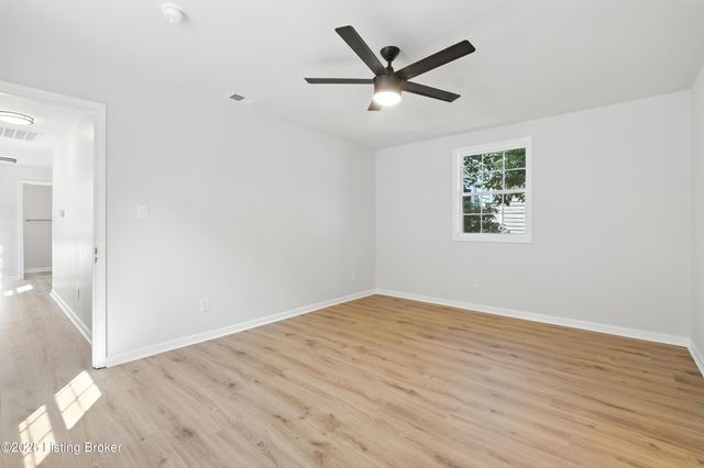 137 S Bayly Ave, Louisville, KY 40206