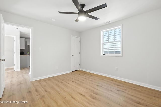 137 S Bayly Ave, Louisville, KY 40206