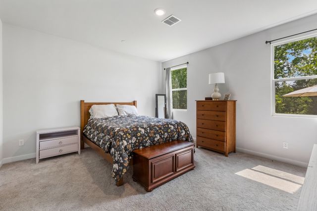 1001 Daphne Dr, Ashland City, TN 37015