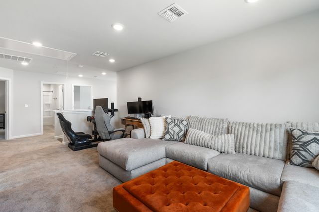 1001 Daphne Dr, Ashland City, TN 37015