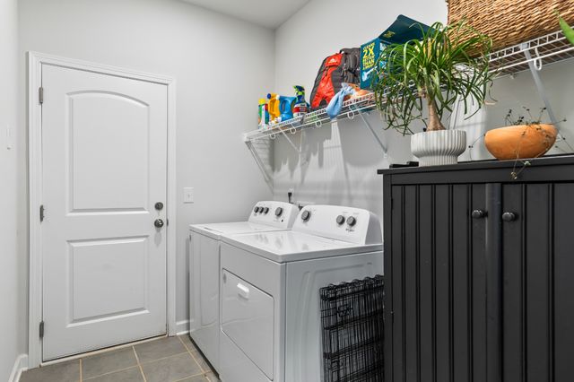 1001 Daphne Dr, Ashland City, TN 37015
