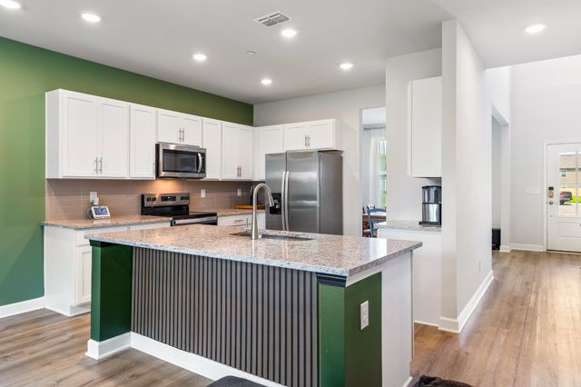 1001 Daphne Dr, Ashland City, TN 37015