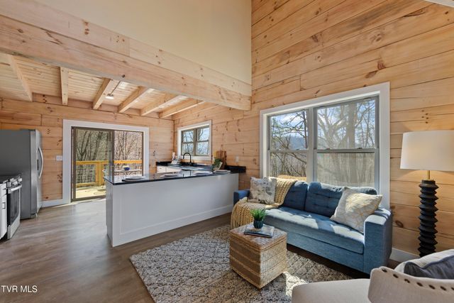 954 Glasgow Street, Sevierville, TN 37876