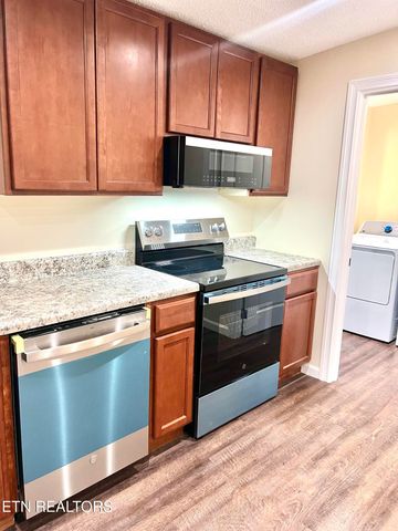 425 Abbott Rd, Lenoir City, TN 37771