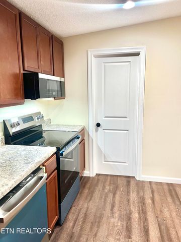 425 Abbott Rd, Lenoir City, TN 37771