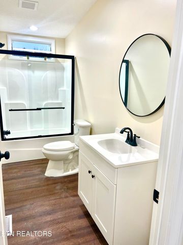 425 Abbott Rd, Lenoir City, TN 37771