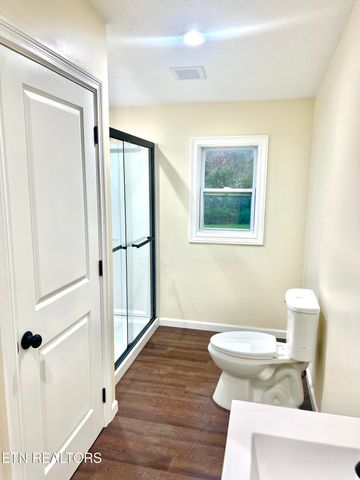 425 Abbott Rd, Lenoir City, TN 37771