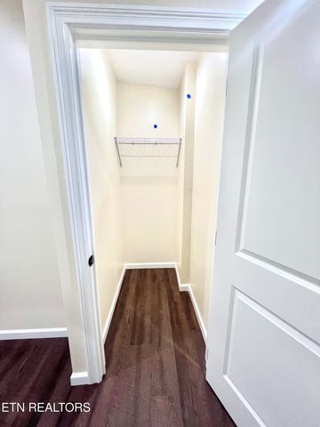 425 Abbott Rd, Lenoir City, TN 37771