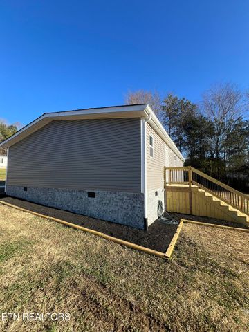 425 Abbott Rd, Lenoir City, TN 37771
