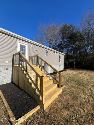 425 Abbott Rd, Lenoir City, TN 37771