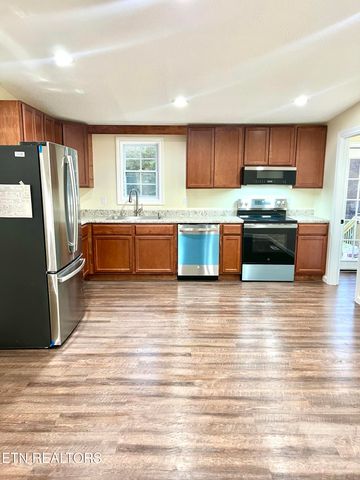 425 Abbott Rd, Lenoir City, TN 37771