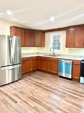 425 Abbott Rd, Lenoir City, TN 37771