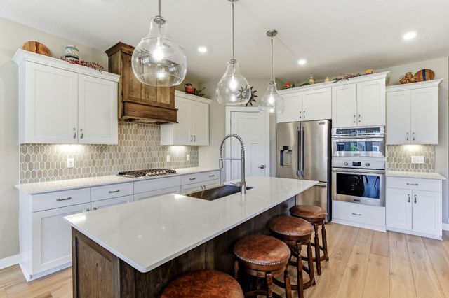 11402 Kings Court N, Lake Elmo, MN 55042