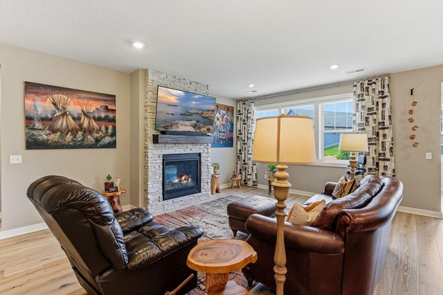 11402 Kings Court N, Lake Elmo, MN 55042